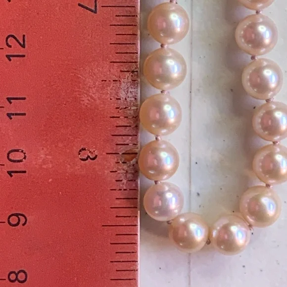 14kt white gold clasp baby pink pearls set in necklace! Stunning 😍 - Picture 8 of 8